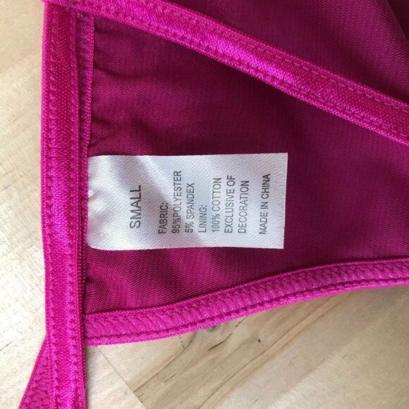 FREDERICKS OF HOLLYWOOD WOMEN'S SMALL -MAGENTA 2 PIECE LINGERIE SET - Picture 8 of 10